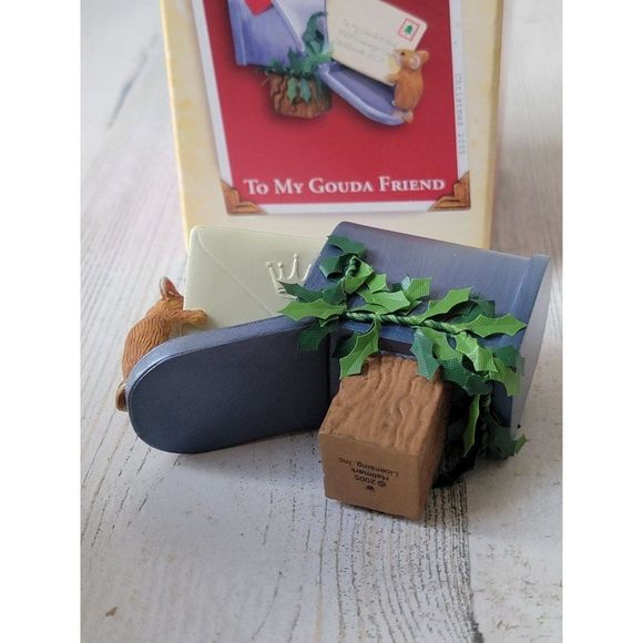 Hallmark to my gouda friend 2005 ornament Xmas Mouse - Picture 5 of 5